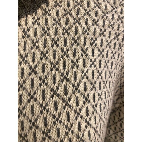 Cardigan Sweater by Club Classics. Size XL. Plus Size. Grandma - Picture 6 of 7